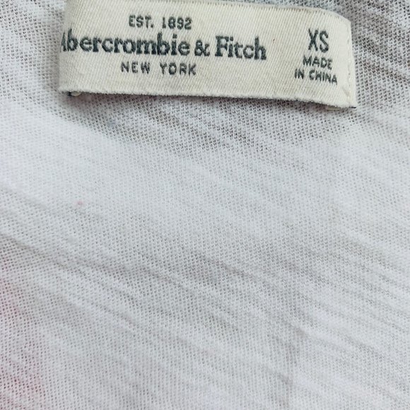 SOLD IN BUNDLE Abercrombie & Fitch Paris Graphic Tee. XS - Picture 4 of 4